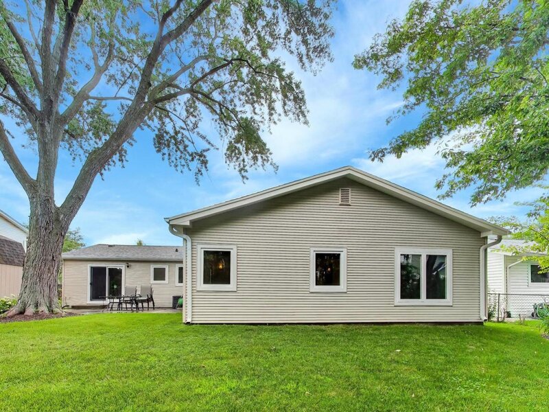 603 Chelmsford Lane Elk Grove Village IL 60007
