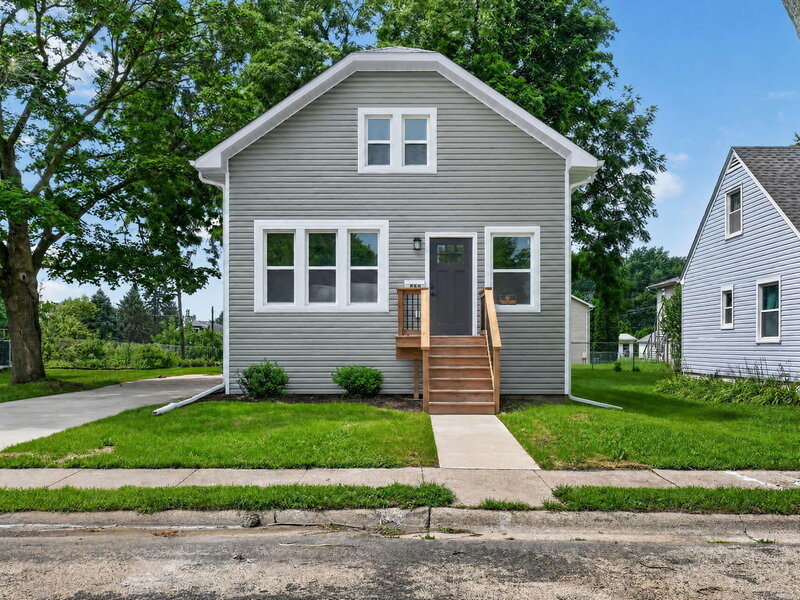 558 S 3rd Street Rochelle IL 61068