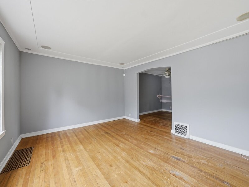 9709 S Yates Boulevard Chicago IL 60617