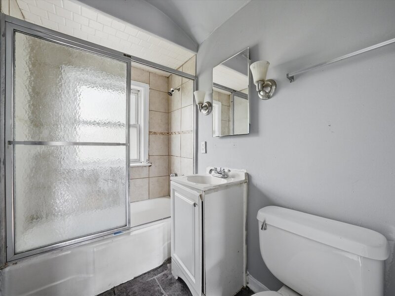 9709 S Yates Boulevard Chicago IL 60617