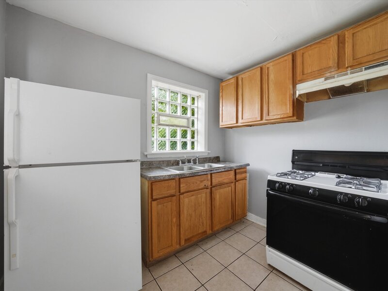 9709 S Yates Boulevard Chicago IL 60617