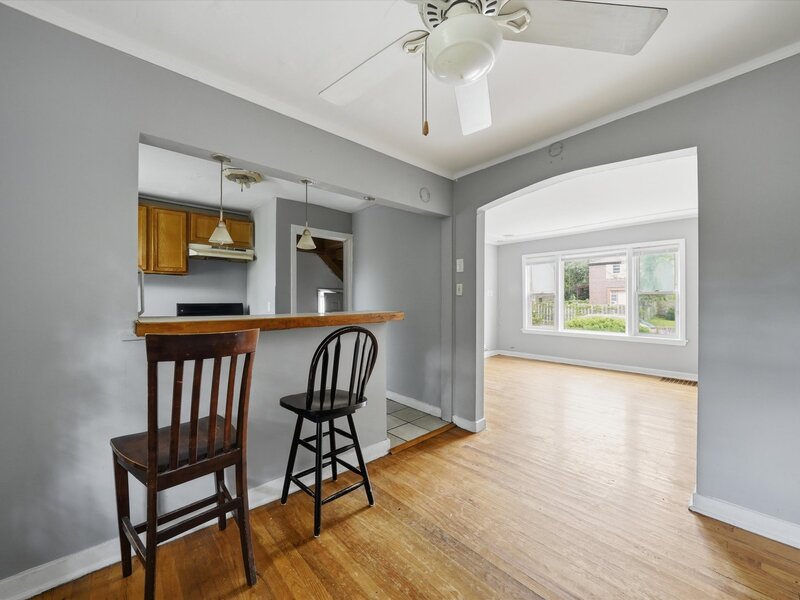 9709 S Yates Boulevard Chicago IL 60617