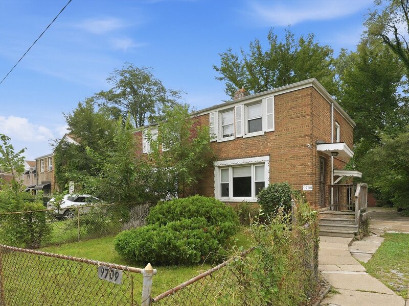 9709 S Yates Boulevard Chicago IL 60617
