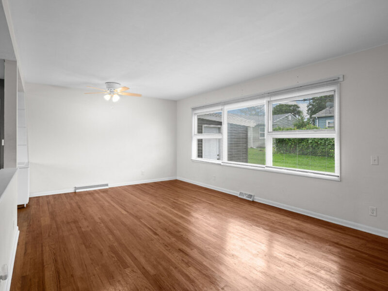 1563 W Garfield Street Davenport IA 52804