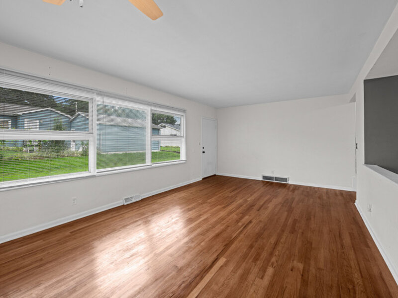 1563 W Garfield Street Davenport IA 52804