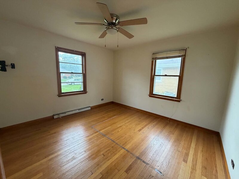627 E 160th Court South Holland IL 60473