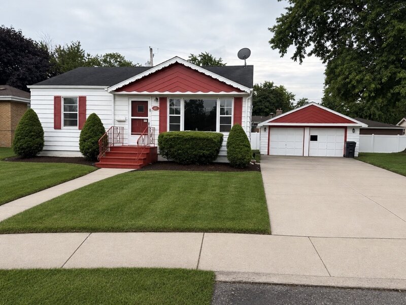 627 E 160th Court South Holland IL 60473
