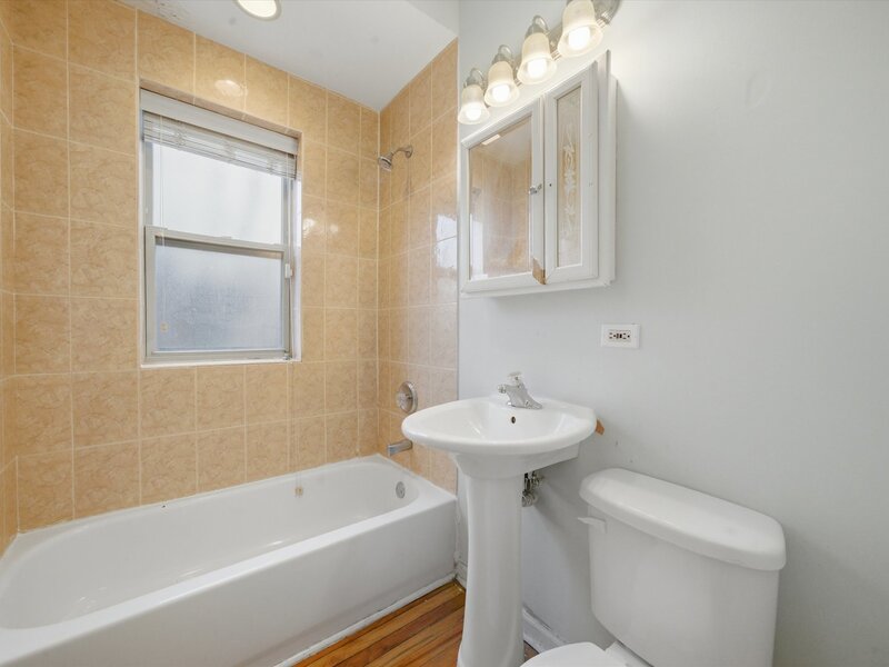 850 E 82nd Street Chicago IL 60619