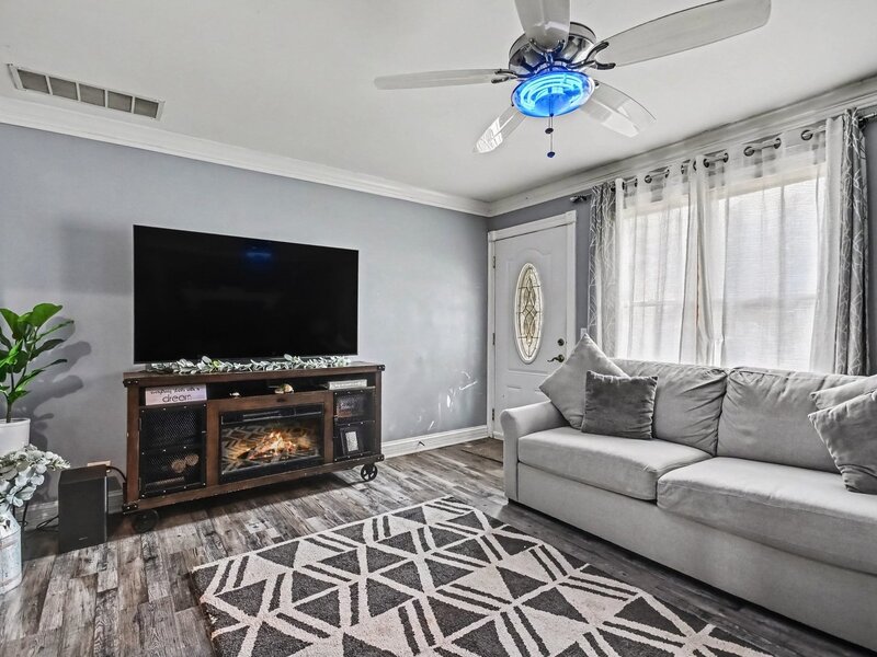30 Maplewood Drive Warrenville IL 60555