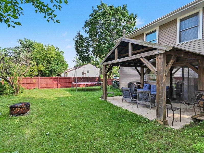 30 Maplewood Drive Warrenville IL 60555