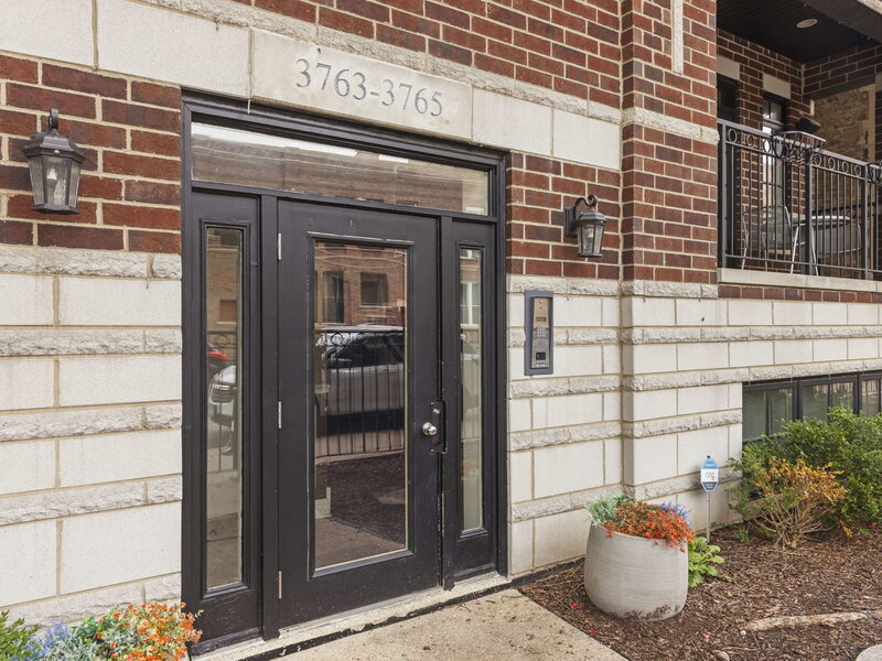3763 N Wilton Avenue Chicago IL 60613