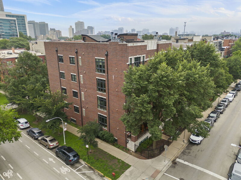 3763 N Wilton Avenue Chicago IL 60613