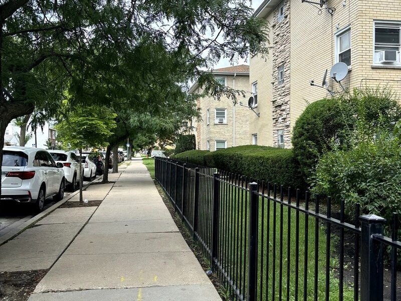 5700 W Montrose Avenue Chicago IL 60634