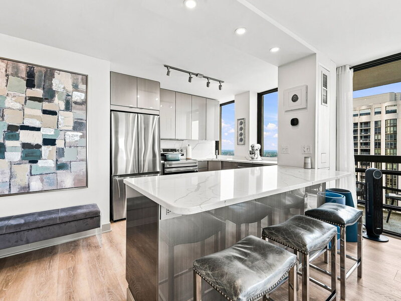 1660 N La Salle Drive Chicago IL 60614