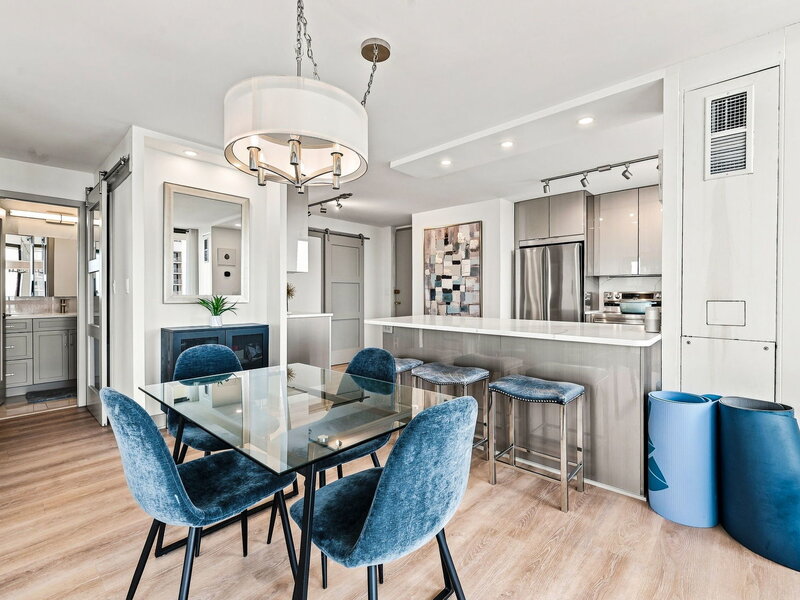 1660 N La Salle Drive Chicago IL 60614