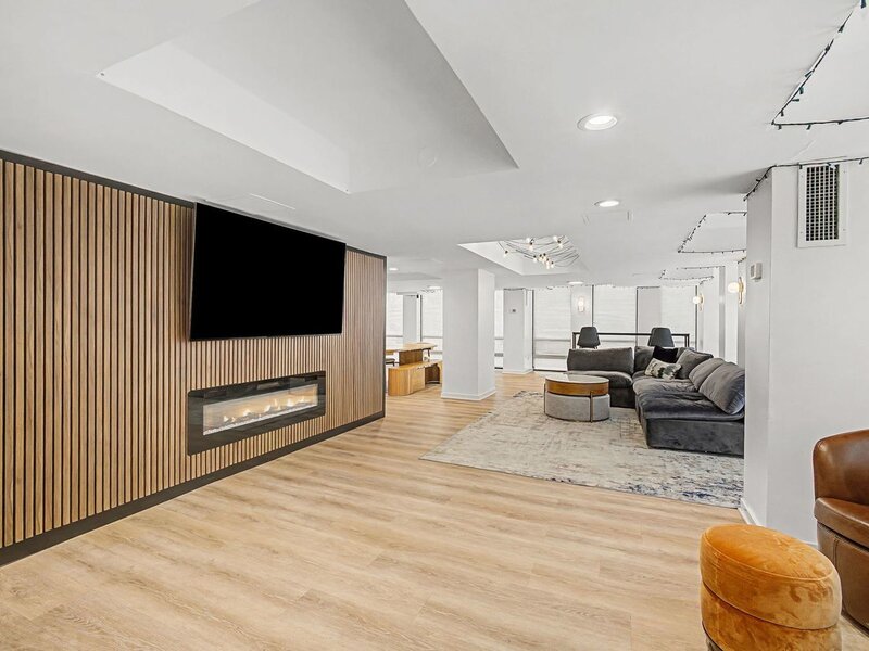 1660 N La Salle Drive Chicago IL 60614