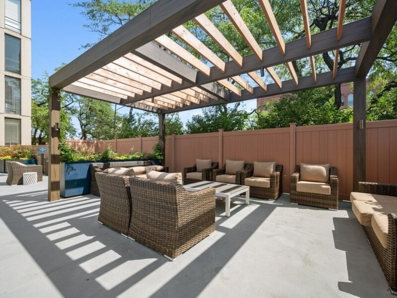 1660 N La Salle Drive Chicago IL 60614