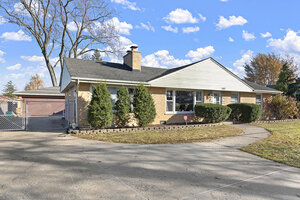 Photo of 9007 Ridgeland Avenue Oak Lawn IL 60453