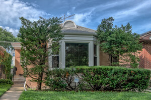 Photo of 3110 W Jarvis Avenue Chicago IL 60645