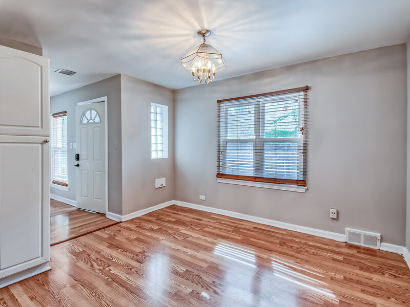 3110 W Jarvis Avenue Chicago IL 60645