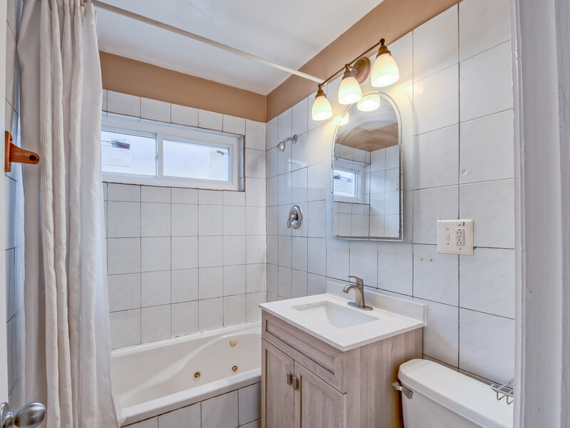 3110 W Jarvis Avenue Chicago IL 60645