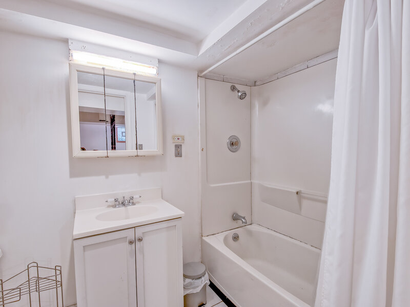 3110 W Jarvis Avenue Chicago IL 60645