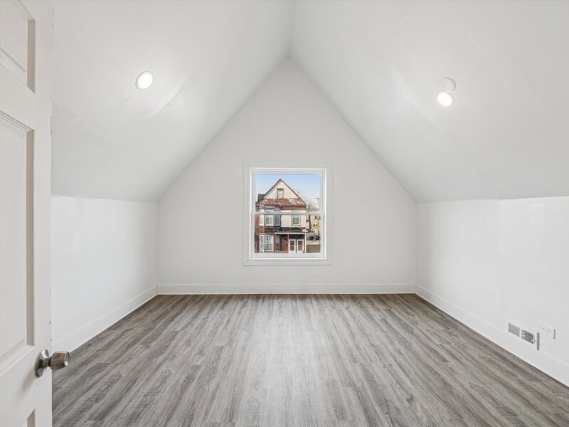 6843 S Carpenter Street Chicago IL 60621