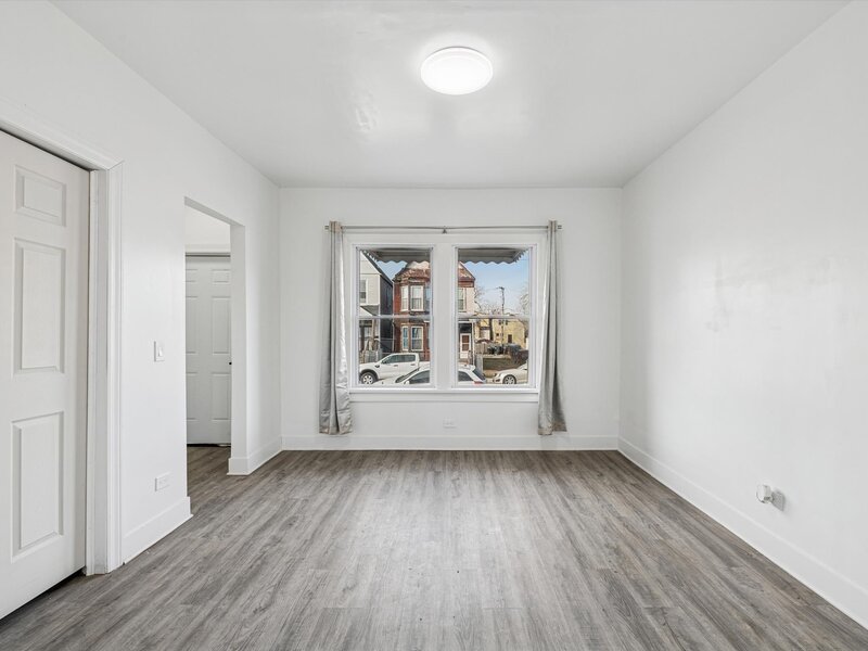 6843 S Carpenter Street Chicago IL 60621