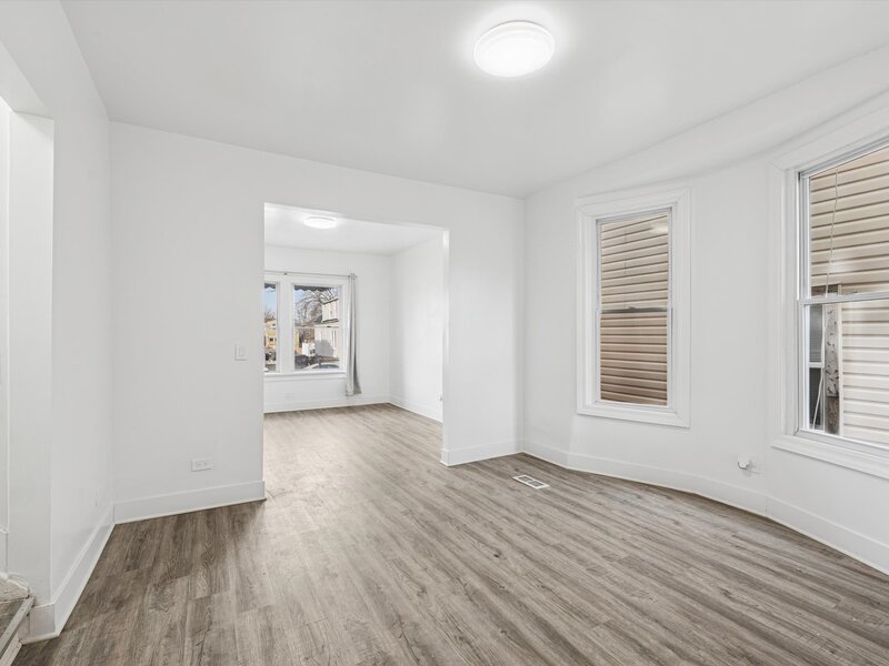 6843 S Carpenter Street Chicago IL 60621