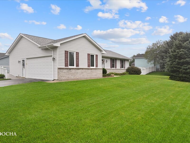 190 N Juniper Street Cortland IL 60112