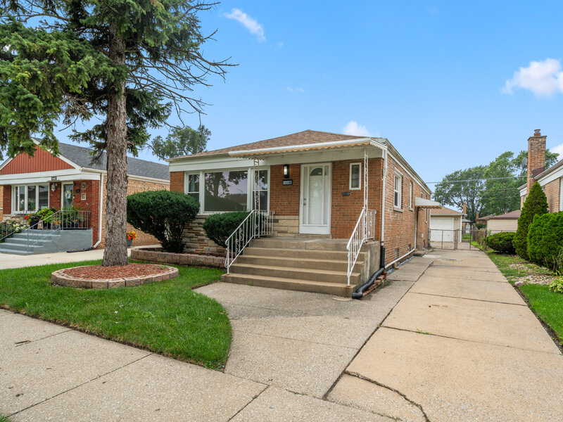 14408 S Hoxie Avenue Burnham IL 60633
