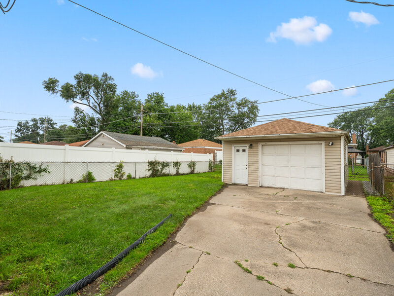 14408 S Hoxie Avenue Burnham IL 60633