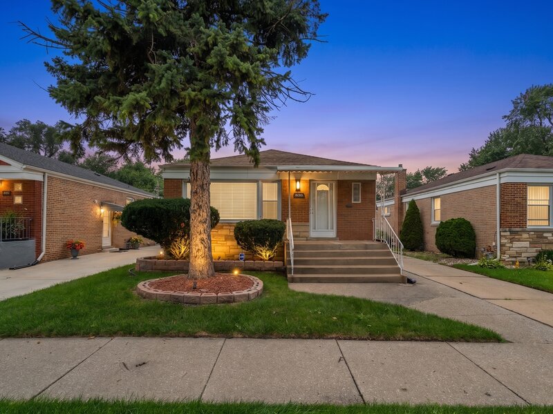 14408 S Hoxie Avenue Burnham IL 60633