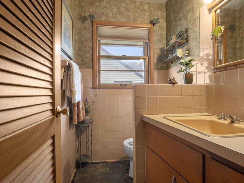 1721 Parkview Avenue Rockford IL 61107