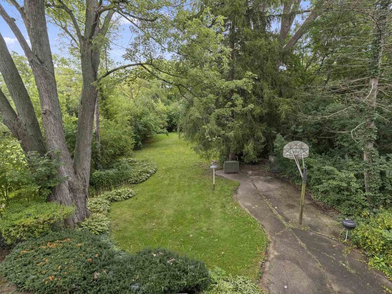 1721 Parkview Avenue Rockford IL 61107