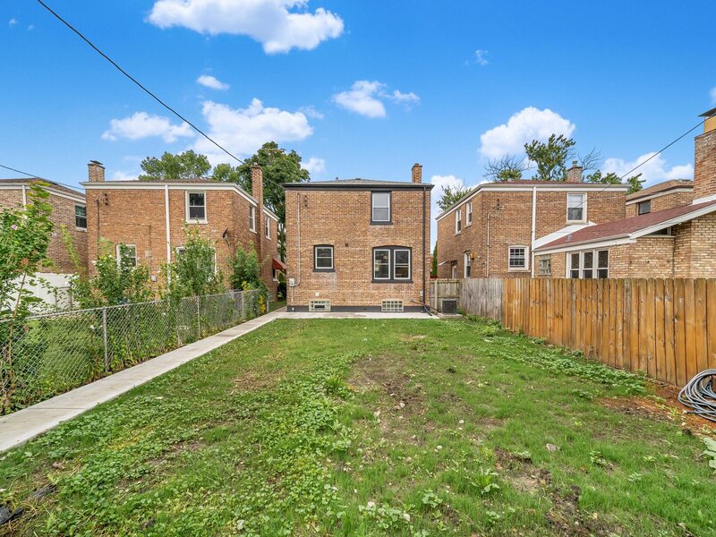 5229 S Avers Avenue Chicago IL 60632