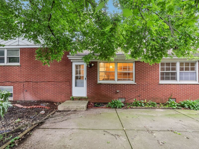 16919 School Street South Holland IL 60473