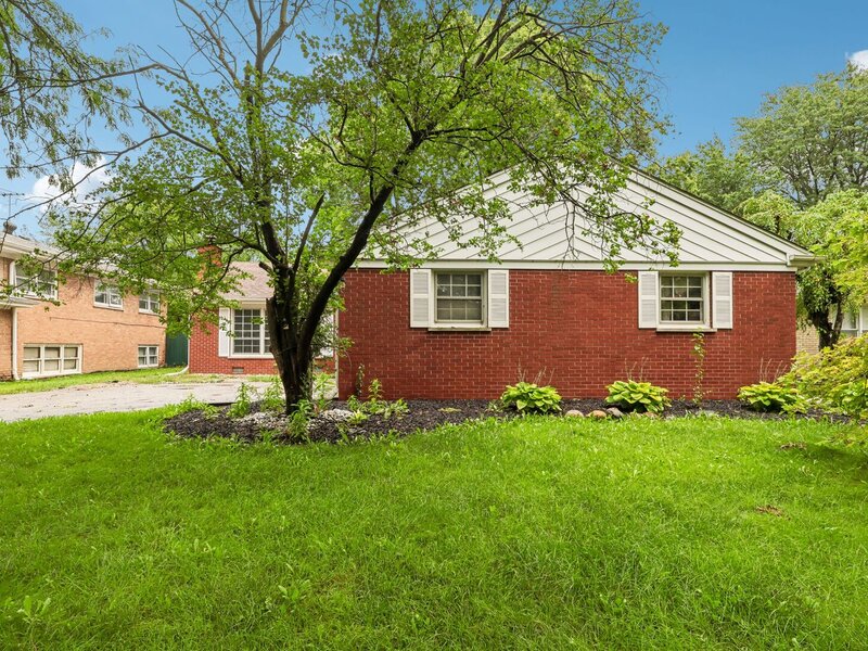 16919 School Street South Holland IL 60473