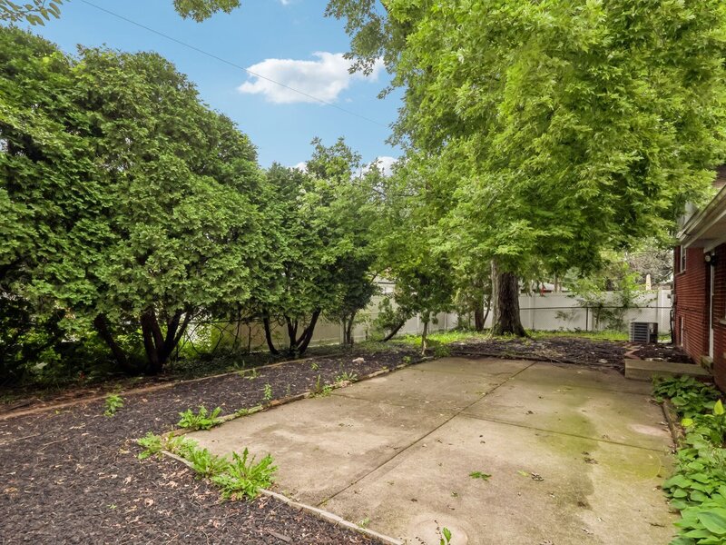 16919 School Street South Holland IL 60473