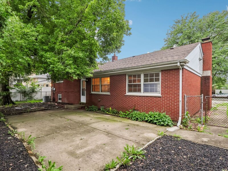 16919 School Street South Holland IL 60473