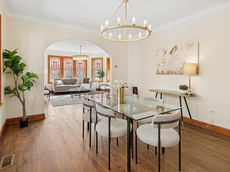 5624 N Mango Avenue Chicago IL 60646