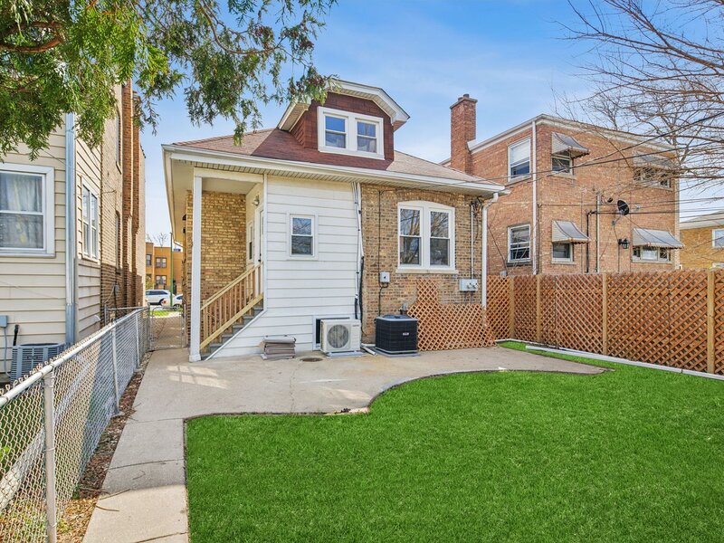 5624 N Mango Avenue Chicago IL 60646