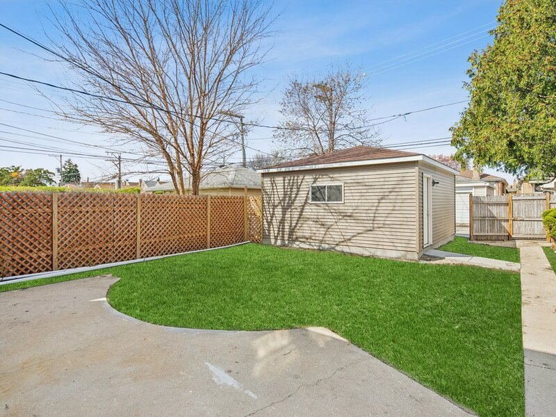 5624 N Mango Avenue Chicago IL 60646