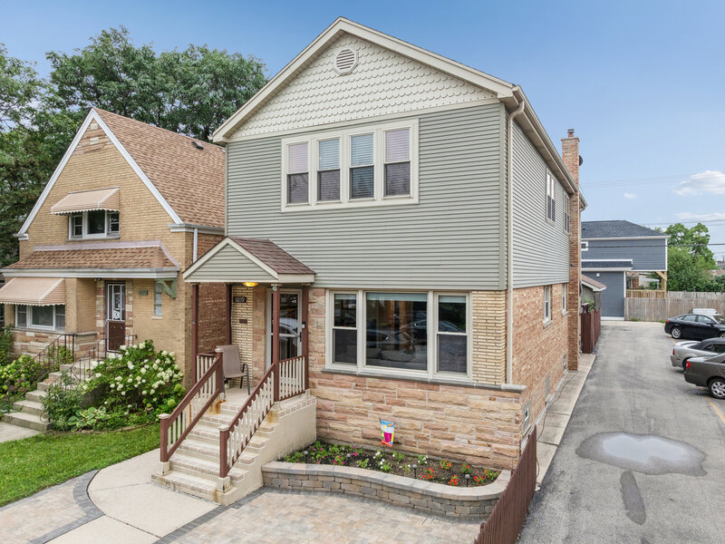 6039 W Montrose Avenue Chicago IL 60634
