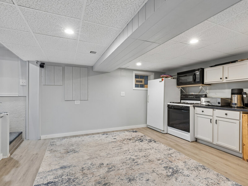 6039 W Montrose Avenue Chicago IL 60634
