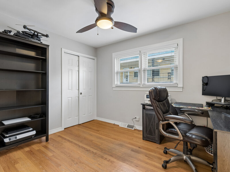 6039 W Montrose Avenue Chicago IL 60634
