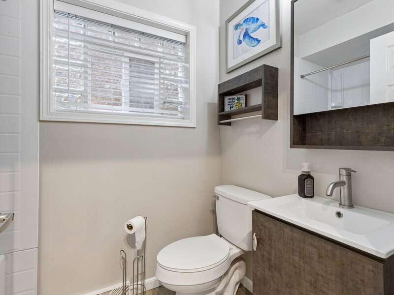 6039 W Montrose Avenue Chicago IL 60634