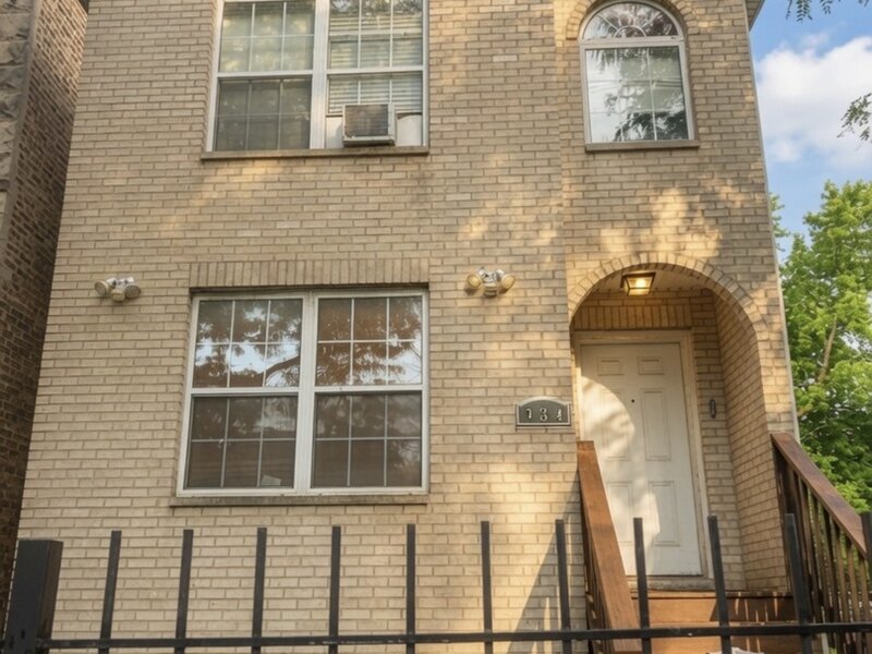 754 S Kenneth Avenue Chicago IL 60624