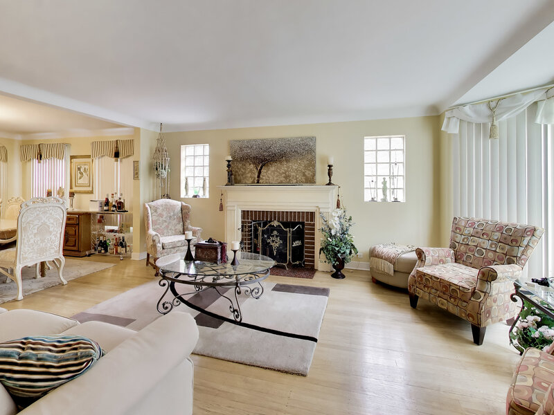 2908 W Birchwood Avenue Chicago IL 60645