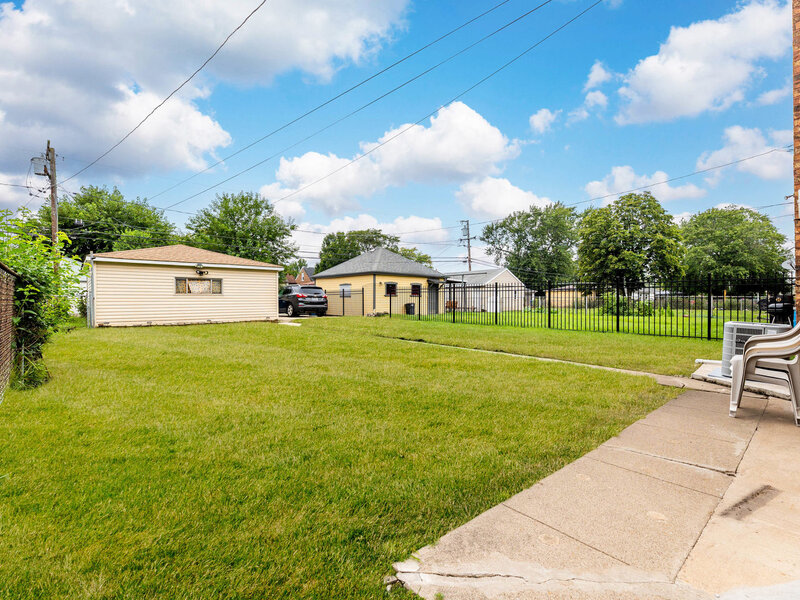 12442 S Throop Street Calumet Park IL 60827